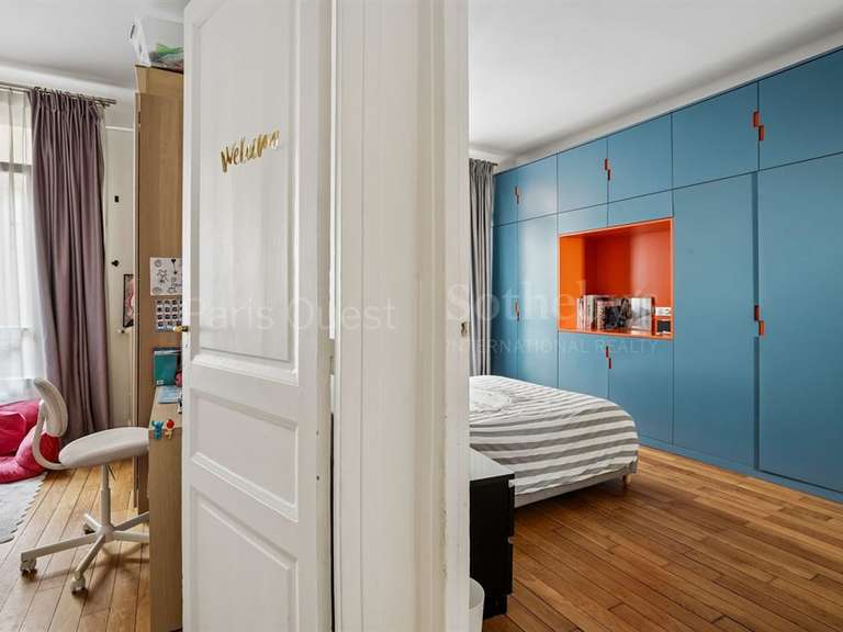Appartement Paris 16e - 2 chambres - 124m²