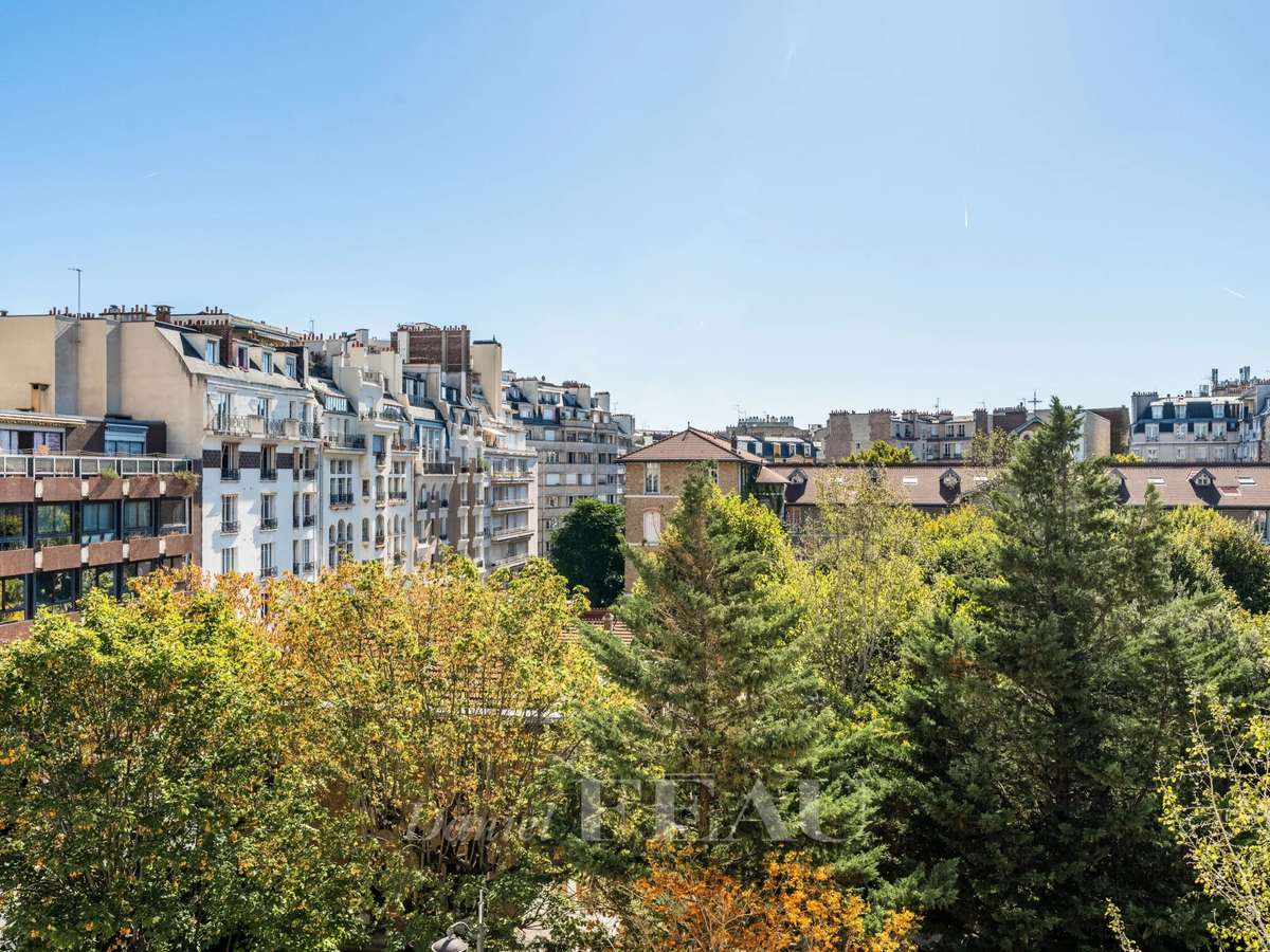 Apartment Paris 16e