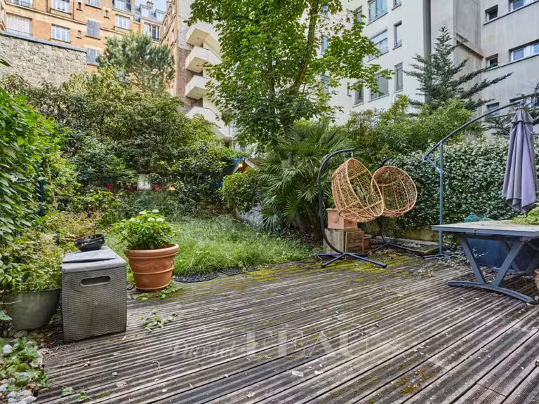 Appartement Paris 16e - 2 chambres - 141m²