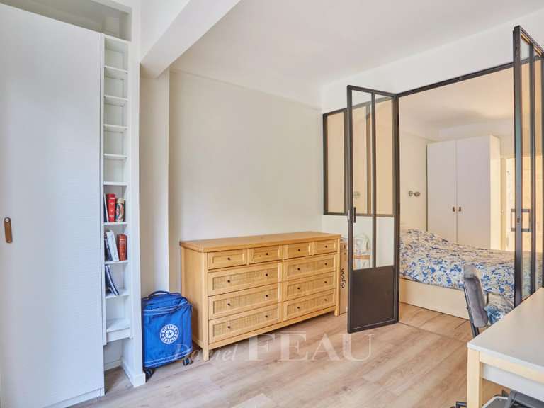 Appartement Paris 16e - 2 chambres - 141m²