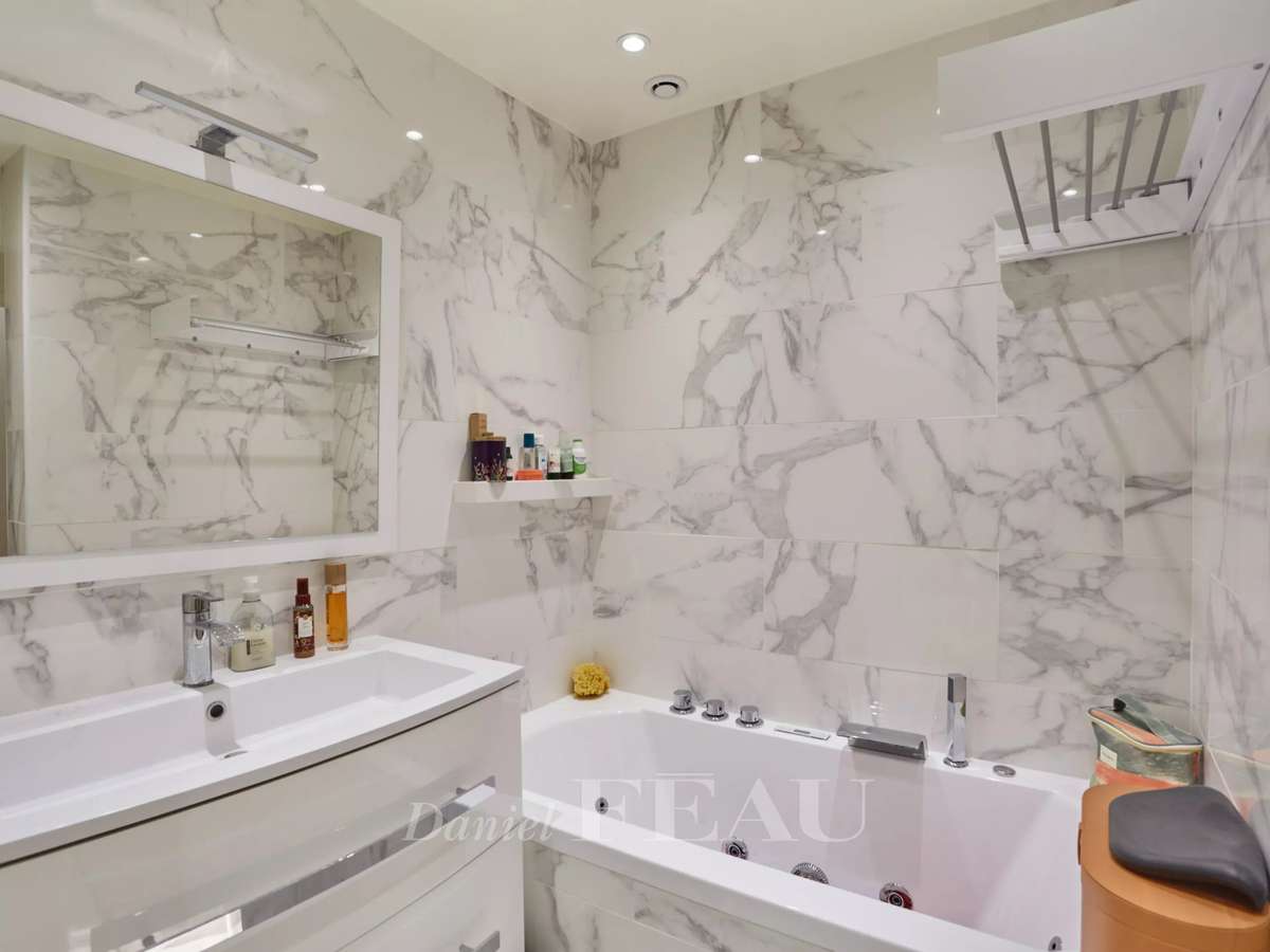 Apartment Paris 16e
