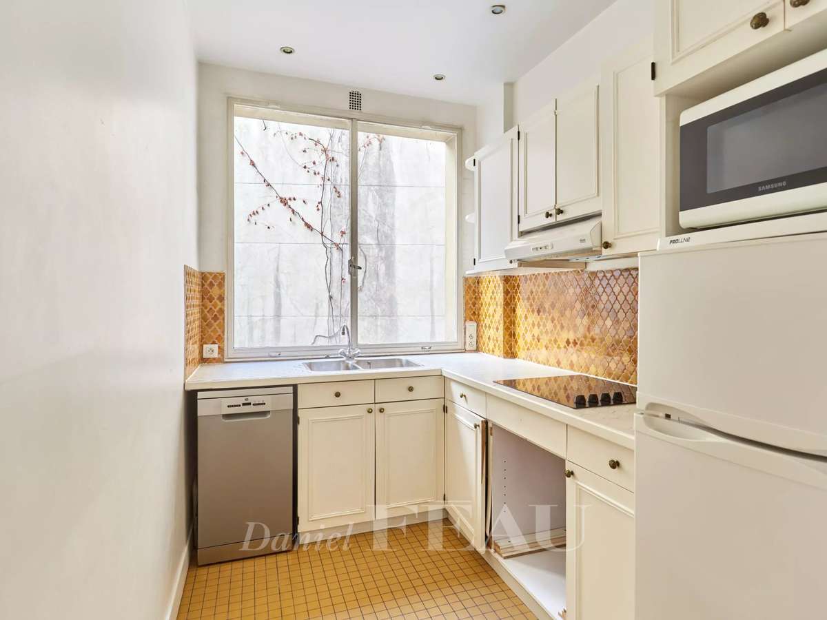 Apartment Paris 16e