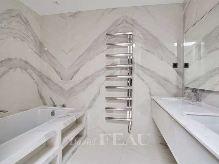 Appartement Paris 16e - 4 chambres - 286m²
