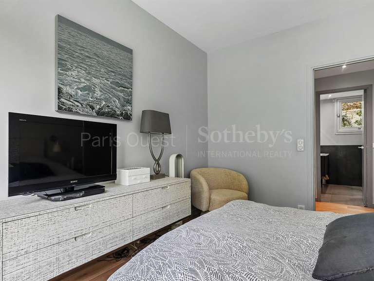 Appartement Paris 16e - 2 chambres - 130m²
