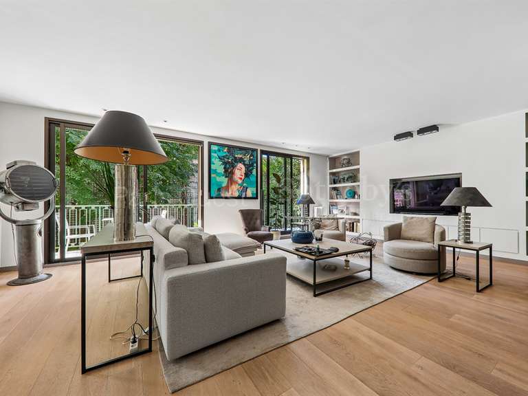 Appartement Paris 16e - 2 chambres - 130m²