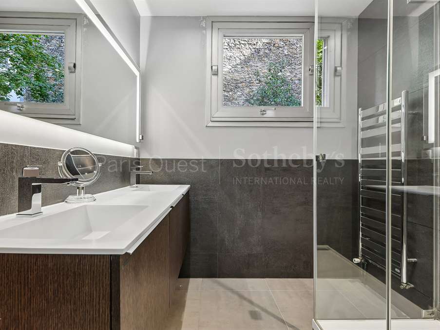 Apartment Paris 16e