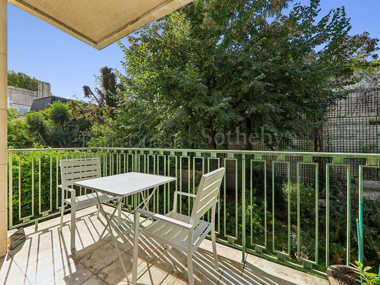 Appartement Paris 16e - 2 chambres - 130m²