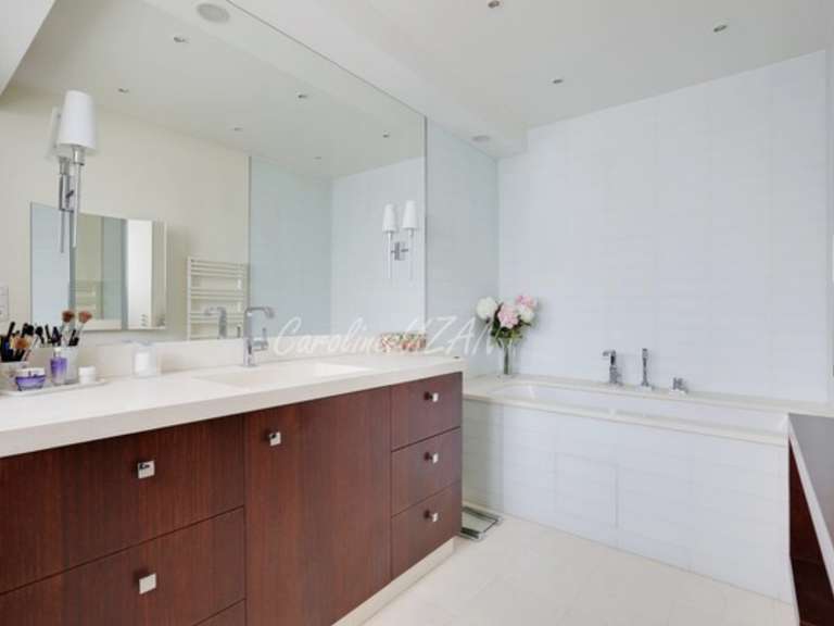 Appartement Paris 16e - 3 chambres - 174m²