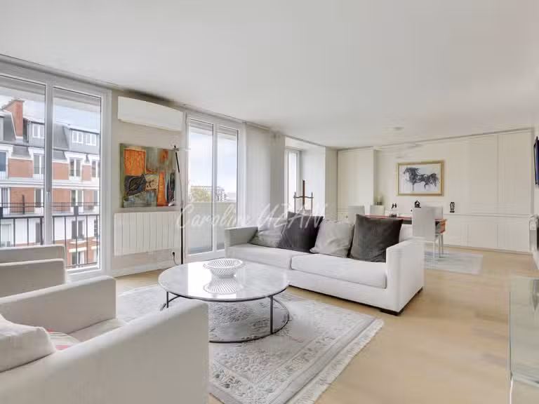 Appartement Paris 16e - 3 chambres - 174m²