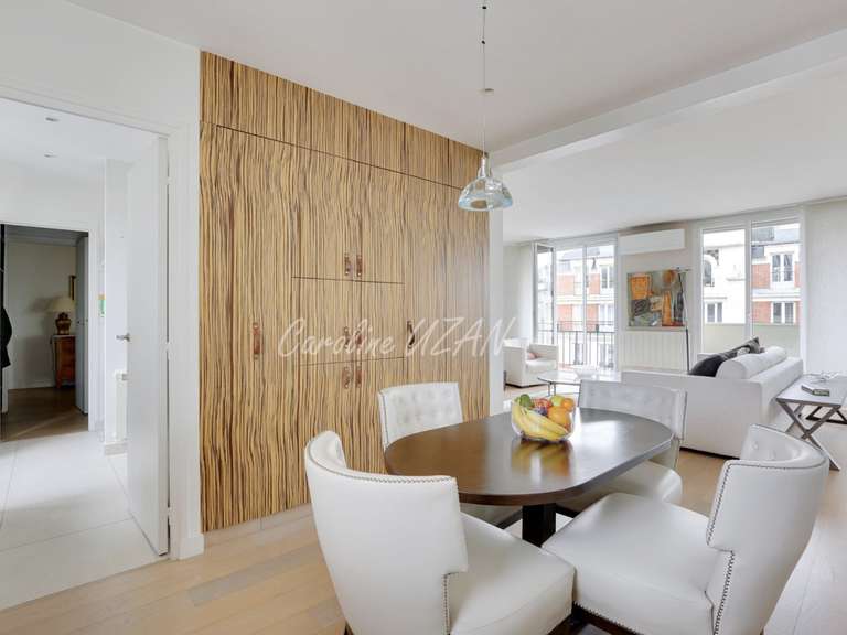 Appartement Paris 16e - 3 chambres - 174m²