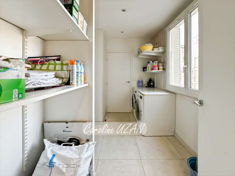 Appartement Paris 16e - 3 chambres - 174m²