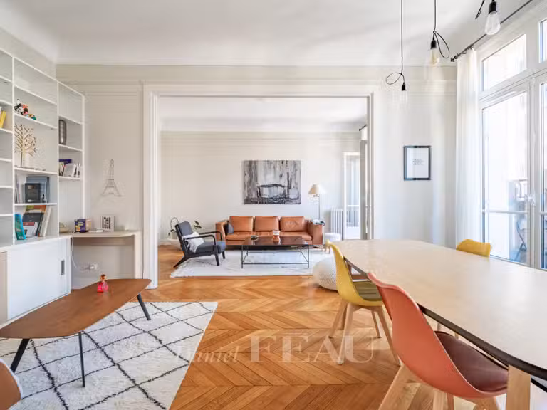 Appartement Paris 16e - 4 chambres - 176m²