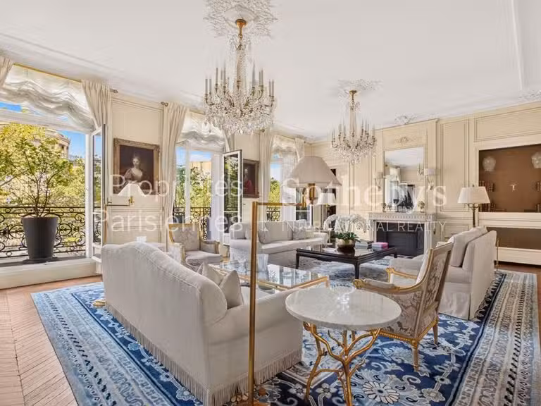 Appartement Paris 16e - 3 chambres - 200m²