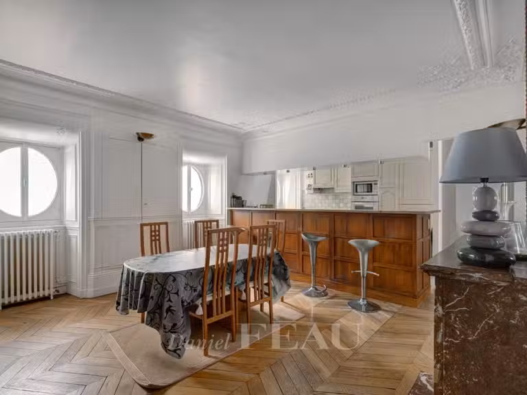 Appartement Paris 16e - 3 chambres - 131m²