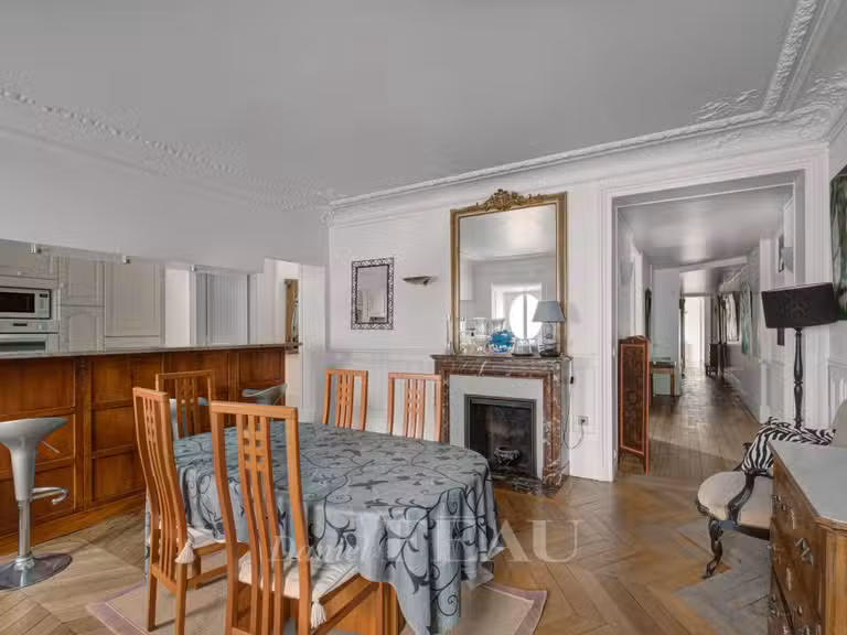 Appartement Paris 16e - 3 chambres - 131m²