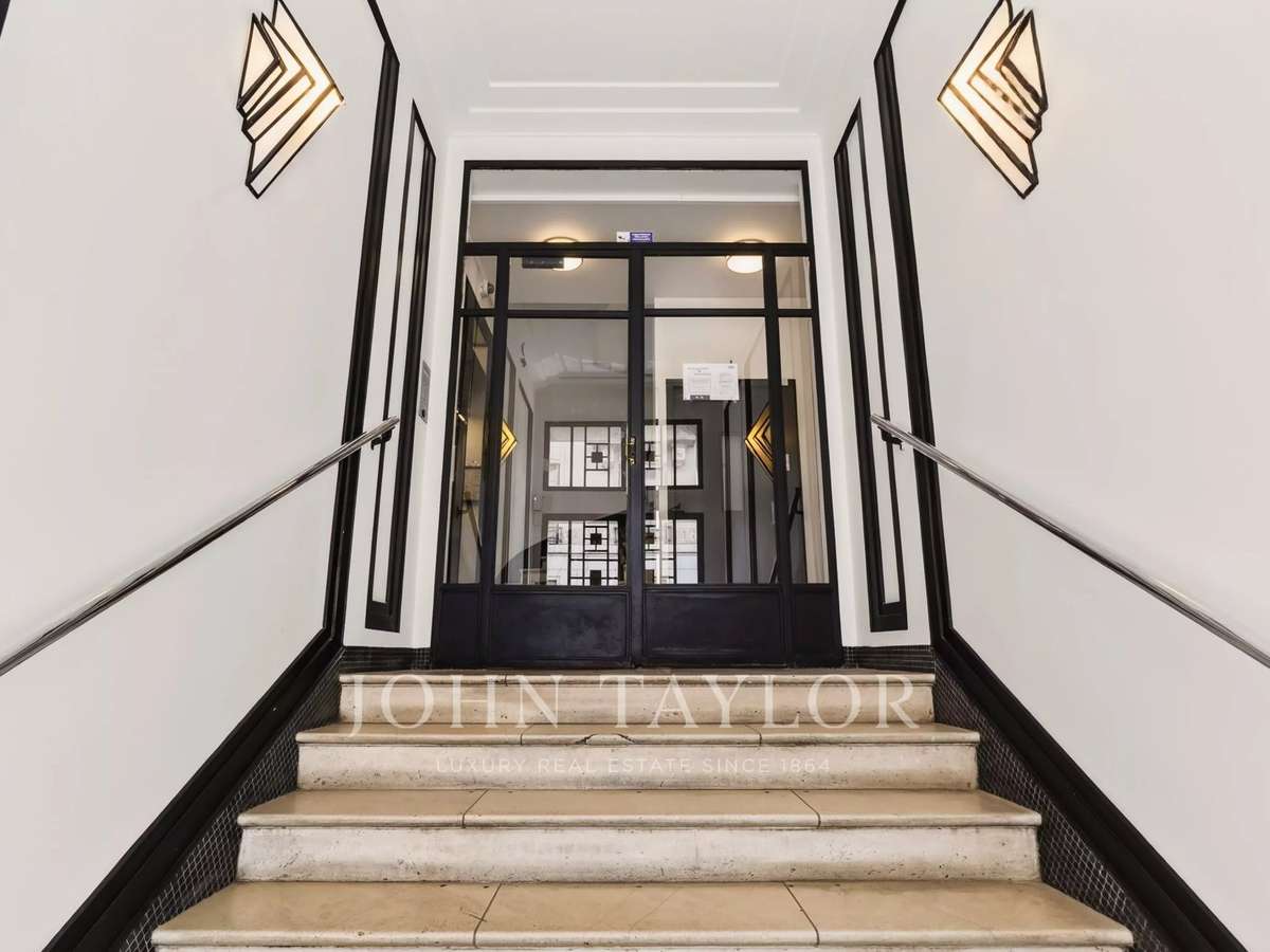 Apartment Paris 16e
