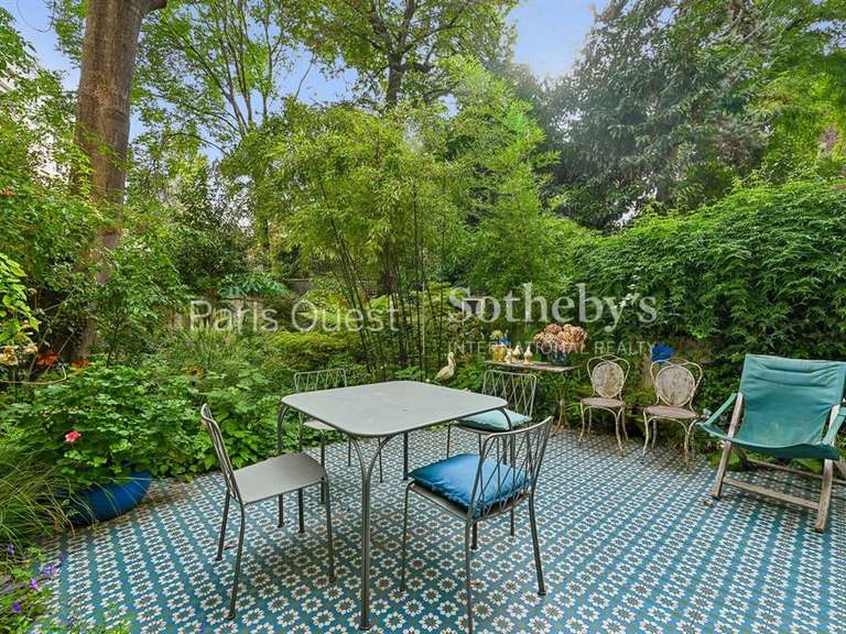 Appartement Paris 16e - 2 chambres - 81m²