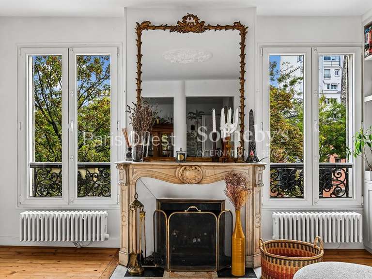 Appartement Paris 16e - 2 chambres - 117m²