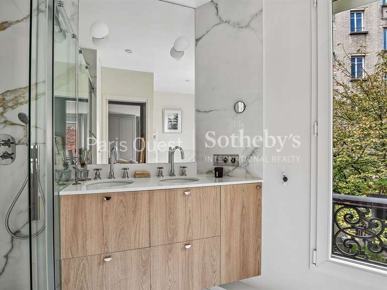 Apartment Paris 16e - 2 bedrooms - 117m²