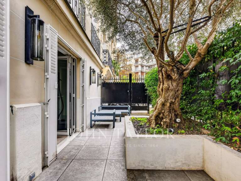Appartement Paris 16e - 5 chambres - 323m²