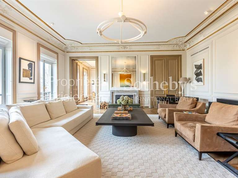 Appartement Paris 16e - 2 chambres - 150m²