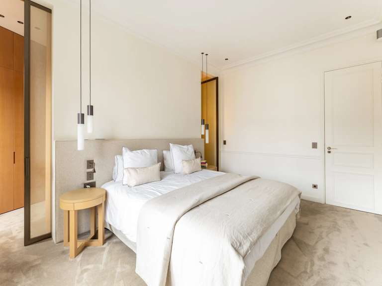 Appartement Paris 16e - 4 chambres - 214m²