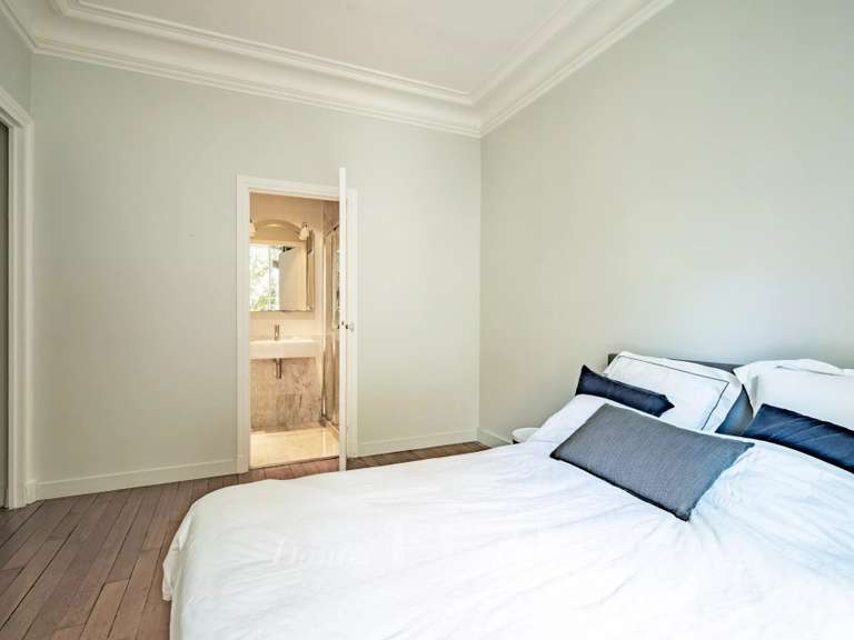 Appartement Paris 16e - 3 chambres - 115m²