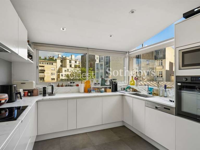 Appartement Paris 16e - 3 chambres - 126m²