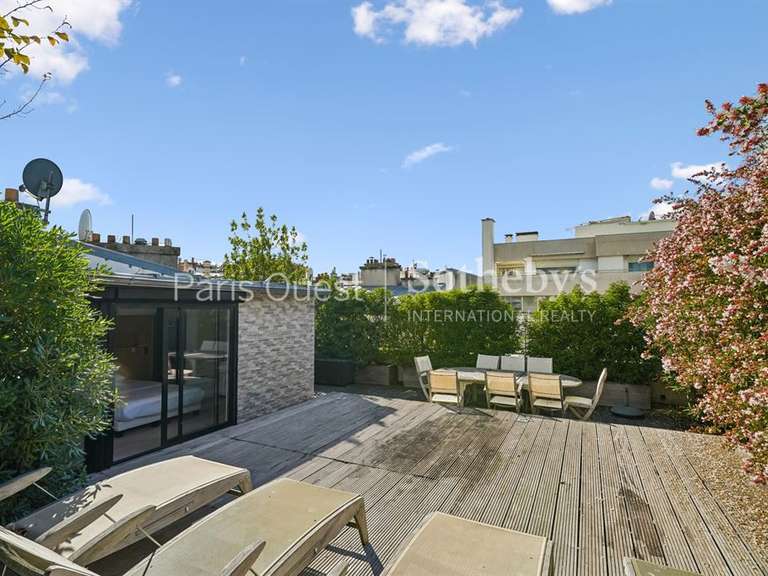 Appartement Paris 16e - 3 chambres - 126m²