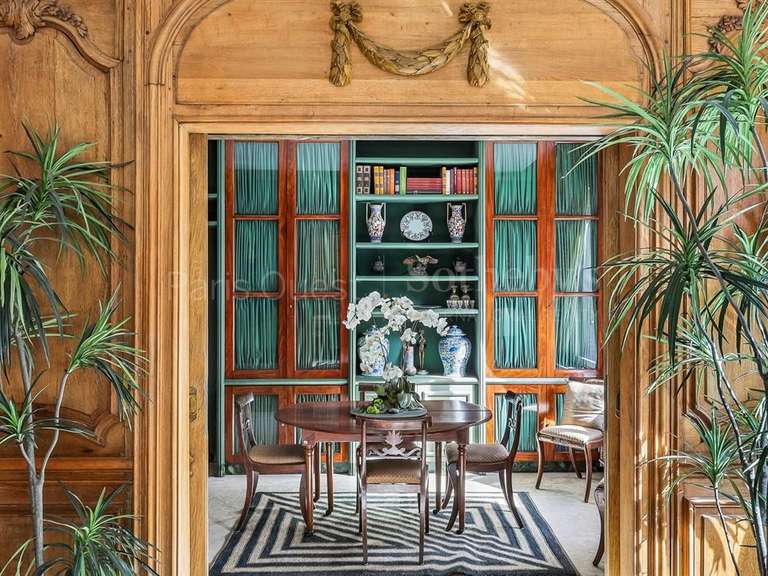 Appartement Paris 16e - 2 chambres - 155m²