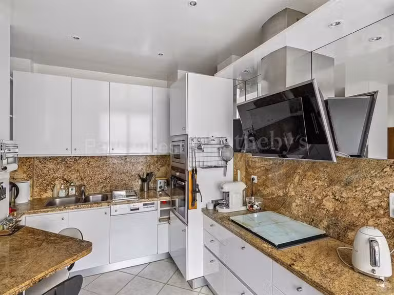 Appartement Paris 16e - 2 chambres - 155m²