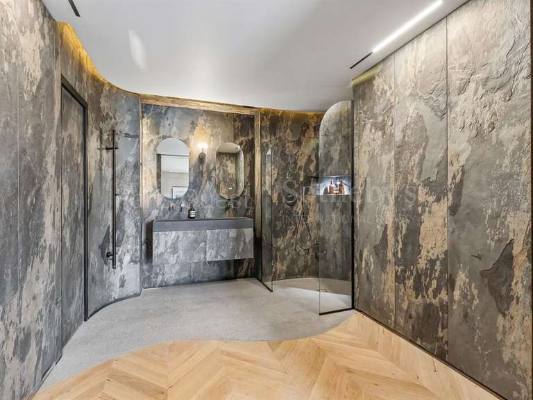 Appartement Paris 16e - 2 chambres - 104m²