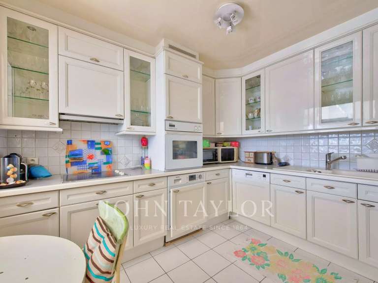Appartement Paris 16e - 3 chambres - 138m²