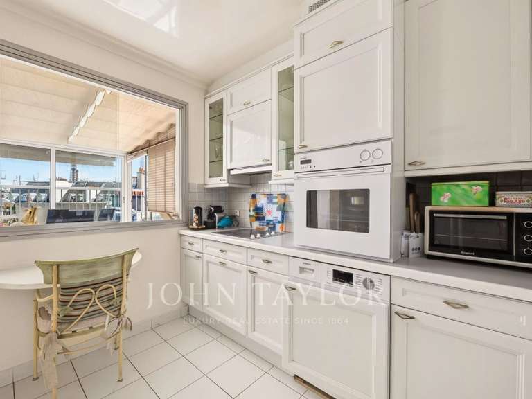 Appartement Paris 16e - 3 chambres - 138m²