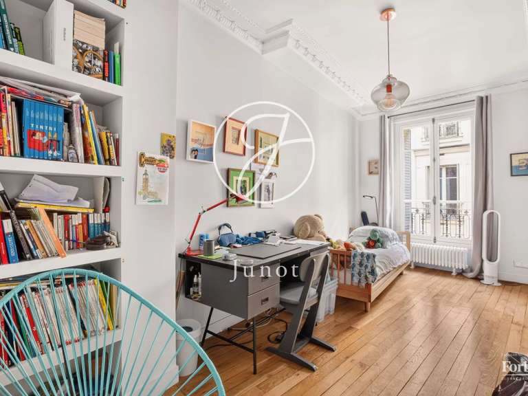 Appartement Paris 16e - 3 chambres - 123m²