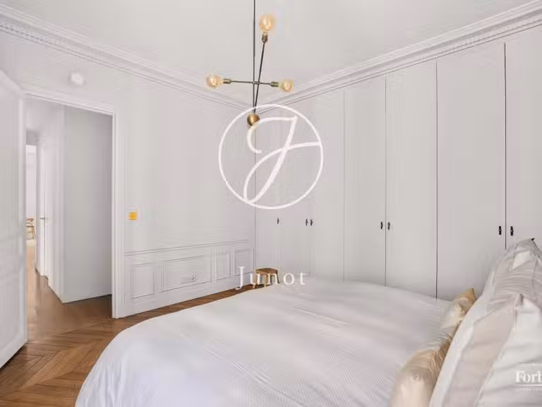 Appartement Paris 16e - 3 chambres - 123m²