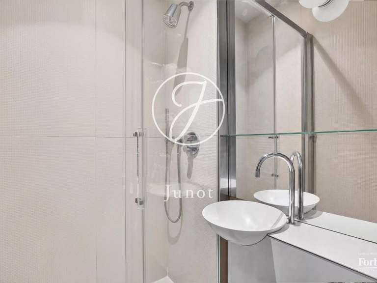 Appartement Paris 16e - 3 chambres - 123m²