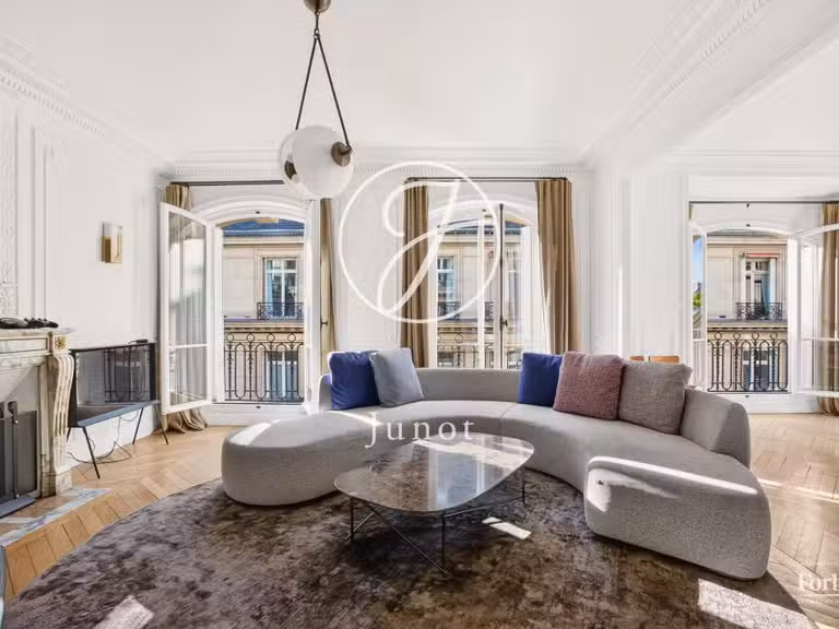 Appartement Paris 16e - 3 chambres - 123m²
