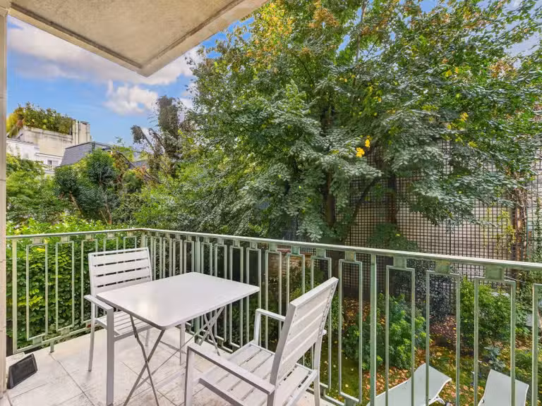 Appartement Paris 16e - 2 chambres - 133m²