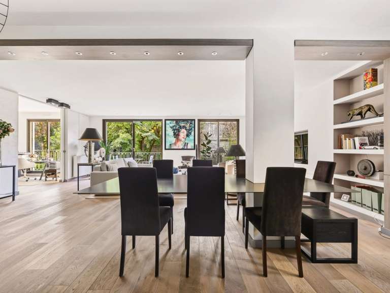 Appartement Paris 16e - 2 chambres - 133m²