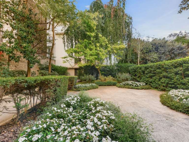 Appartement Paris 16e - 2 chambres - 133m²