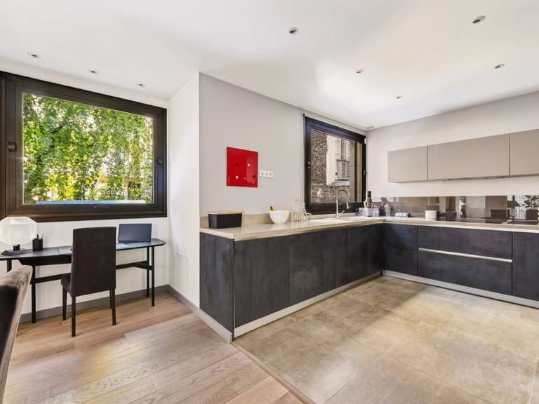 Appartement Paris 16e - 2 chambres - 133m²