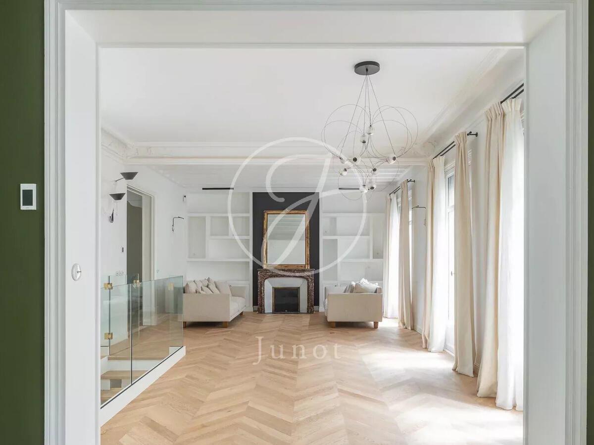 Mansion Paris 16e