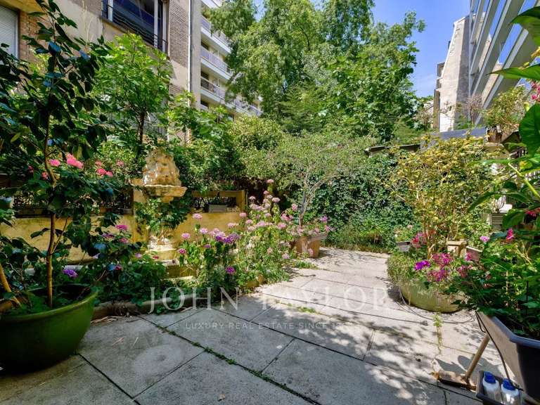 Hôtel particulier Paris 16e - 9 chambres - 437m²