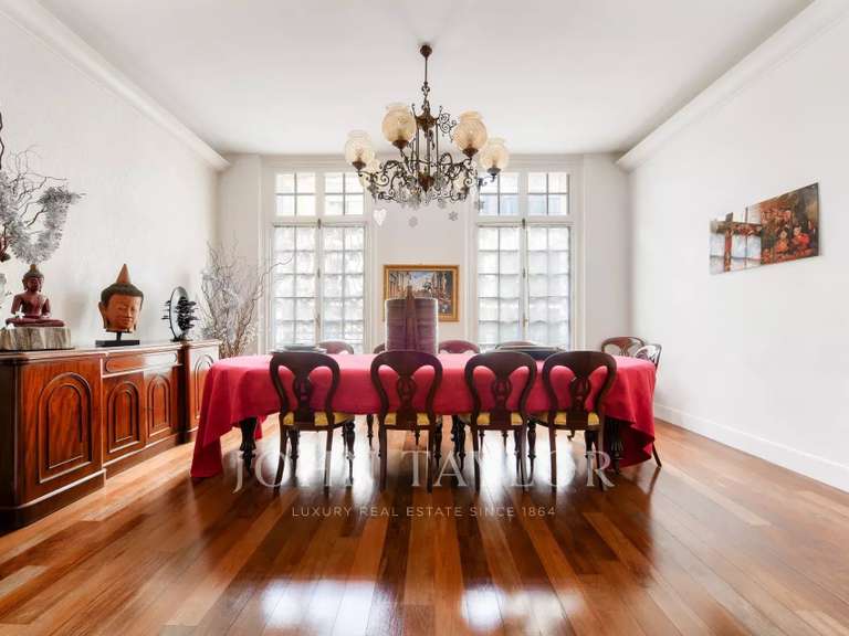 Hôtel particulier Paris 16e - 9 chambres - 437m²