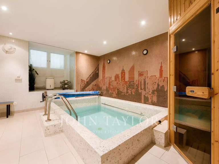 Hôtel particulier Paris 16e - 9 chambres - 437m²