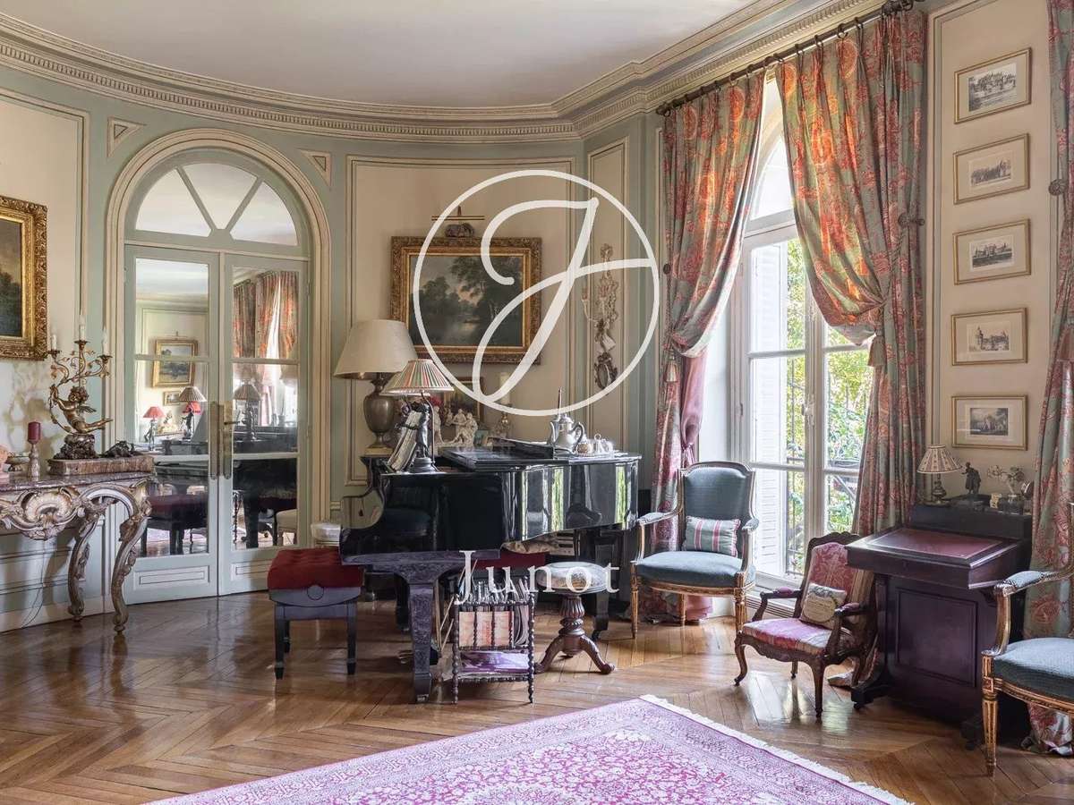 Mansion Paris 16e