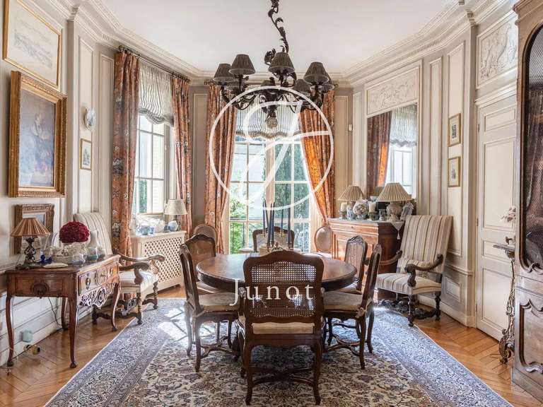 Hôtel particulier Paris 16e - 6 chambres - 484m²