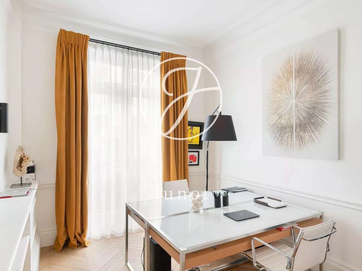 Mansion Paris 16e