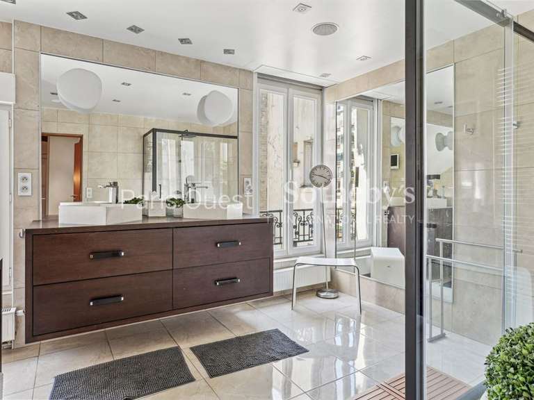 Hôtel particulier Paris 16e - 6 chambres - 430m²